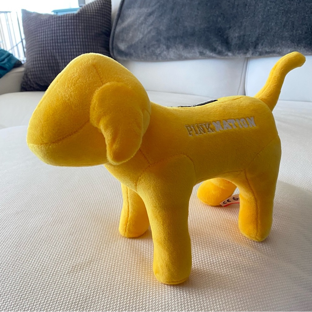 VS PINK Yellow Dog Victoria’s Secret Plush Puppy NWT - NEW!